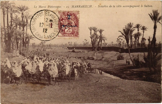 CPA AK Marrakech - Notables de la Ville Accompagnant le Sultan MAROC (963604)