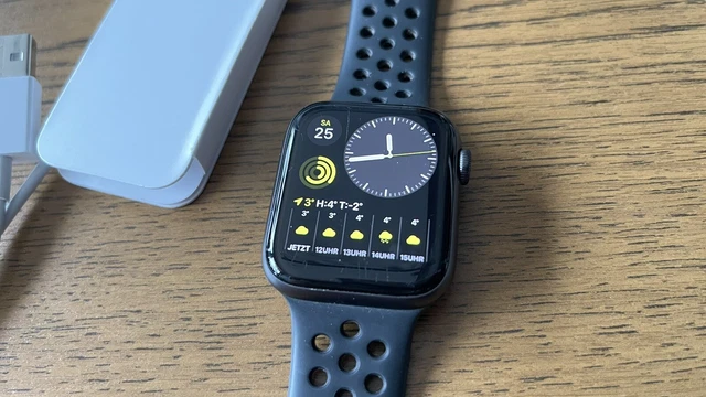 Apple Watch SE Nike 44mm Space Grau Aluminiumgehäuse mit Anthrazit/Schwarz...