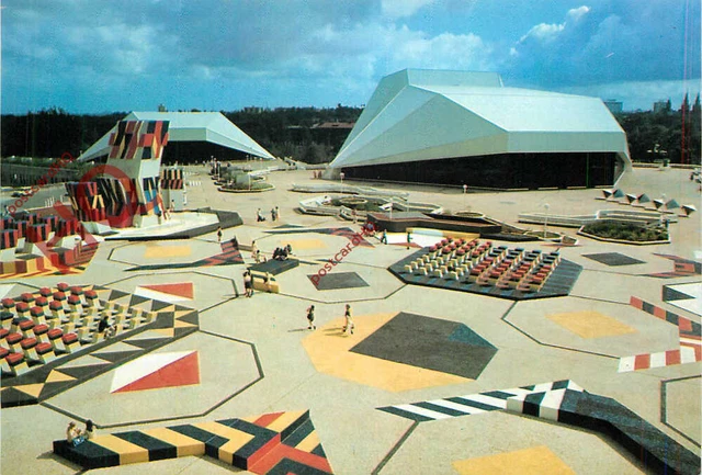 Picture Postcard>>Adelaide Festival Theatre, Southern Plaza