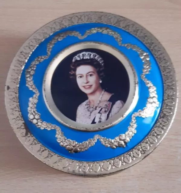 *RARE* Vintage ROYAL SOUVENIR PORTRAIT TIN QUEEN ELIZABETH II Blue & Gold 14cms