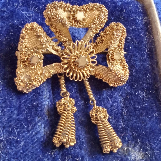 Broche Ancienne Vintage Dorée à Décor De Fleurs (marguerite) - Bijou Fantaisie - Occasion