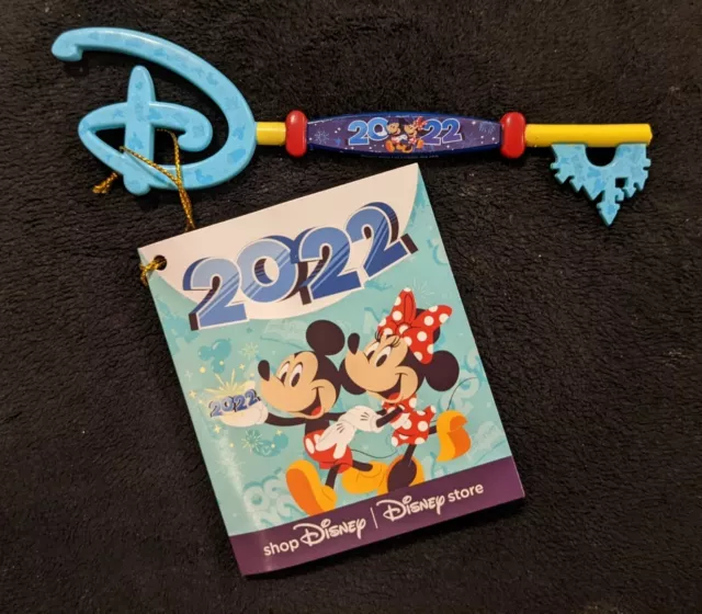 Disney Store Mickey and Minnie 2022 Opening Ceremony Key