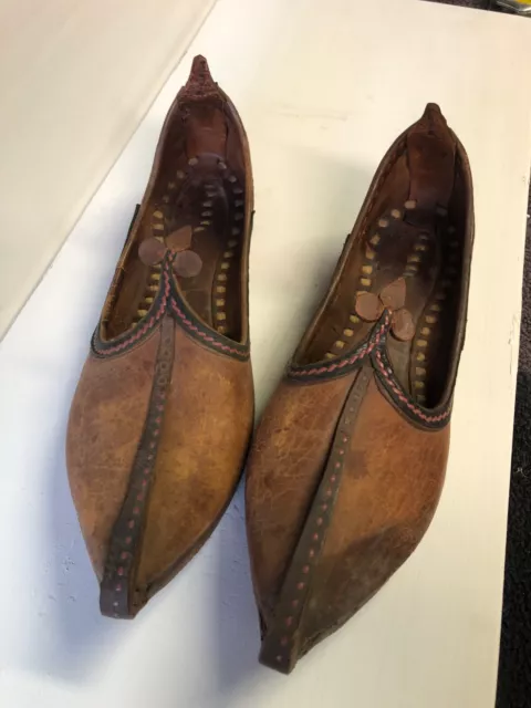 Scarpe piatte etniche Jutti Rajasthan da uomo fatte a mano sposo indiano cuoio