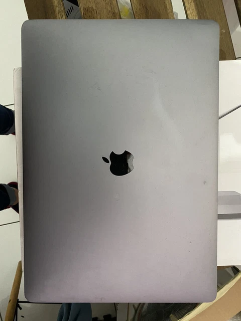 Apple MacBook Pro 15,4" Touch Bar (256GB SSD, Intel Core i7 7a generazione, 2,8 2