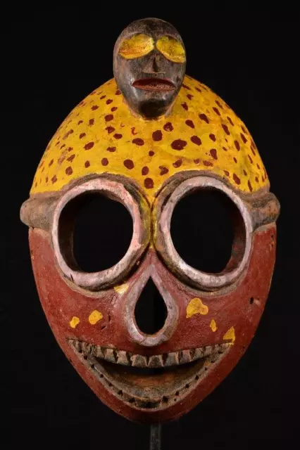 22115 A Primitive African Bakongo Mask DR Congo