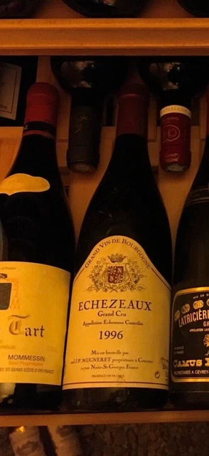 1x bout. ECHEZEAUX 1996 - Grand Cru - JP. Mugneret (Niveau -1cm)