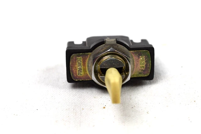 Elso 233222 Interrupteur à Bascule Avec Interrupteur D'arrêt Marron