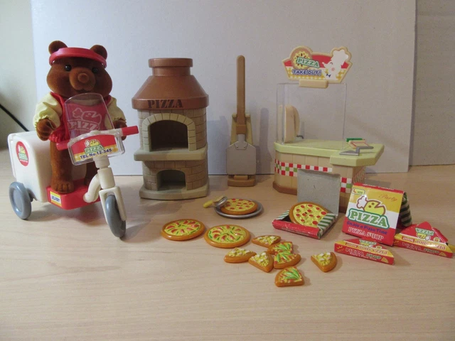 SYLVANIAN FAMILIES PIZZA parlour with Delivery In very good
