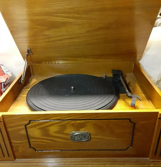 THOMAS MUSEUM SERIES Turntable record player Model TPC747CH £49.90