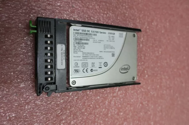 Fujitsu SSD SATA 6G 200 Go 2,5 pouces prise à chaud S26361-F5303-L200 S26361-F5303-E200 3
