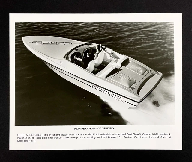 2004 Fort Lauderdale FL International Boat Show Wellcraft Scarab 23 Press Photo
