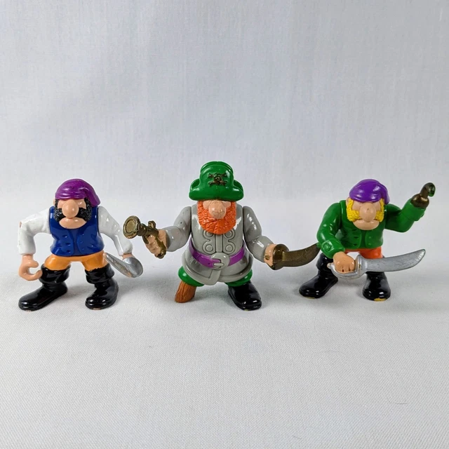 LOT VINTAGE 1996 Fisher Price Ghost Raiders Great Adventure figurine