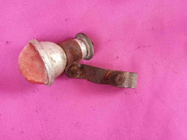 Ancienne boite ampoules feux ar av velo - osa - outil access à Carrère