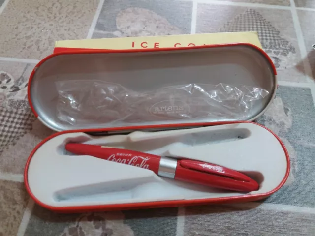 Penna A Sfera Coca-Cola Con Astuccio Penna A Sfera Coca-Cola Con Astuccio