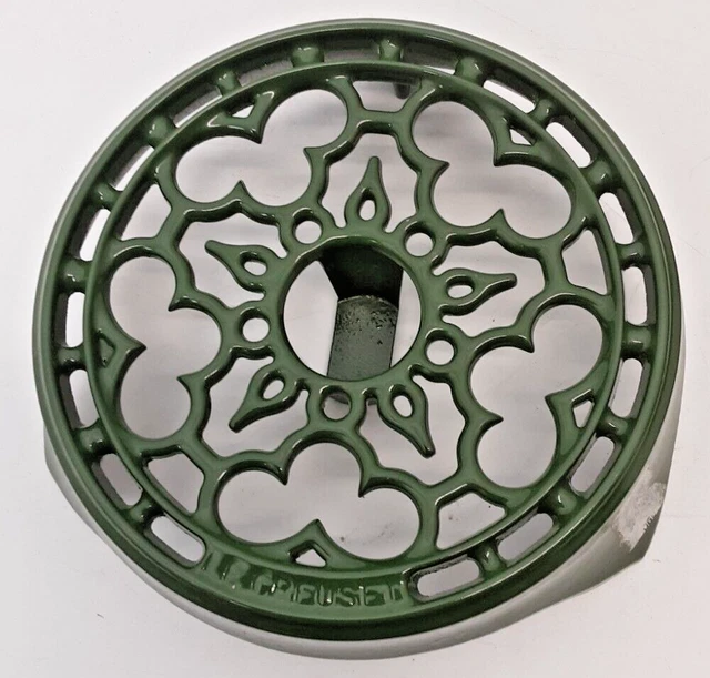 Trivet de hierro fundido verde clásico redondo Le Creuset 8" - esmalte, placa caliente, calentador