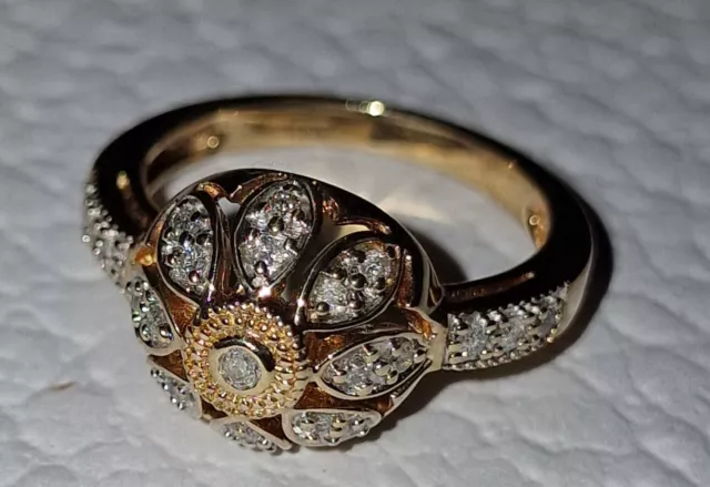 9ct Solid Gold Vintage Diamond Ring Hallmarked 375 Stunning Dome Flower Pavé
