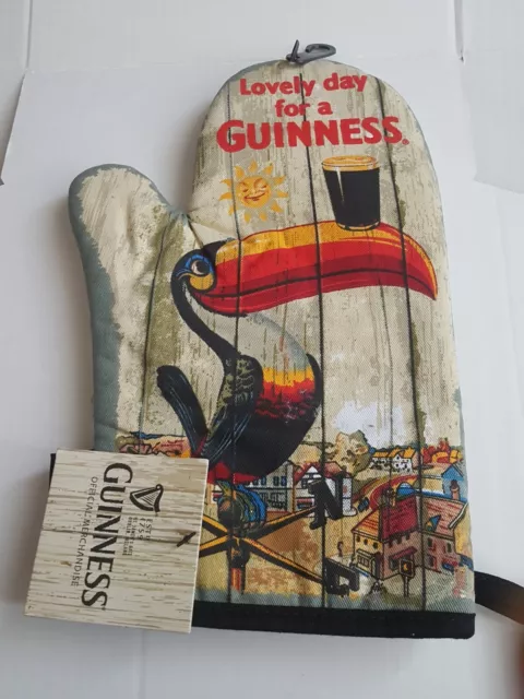 Official Guinness Branded Padded Oven Glove / Mitt