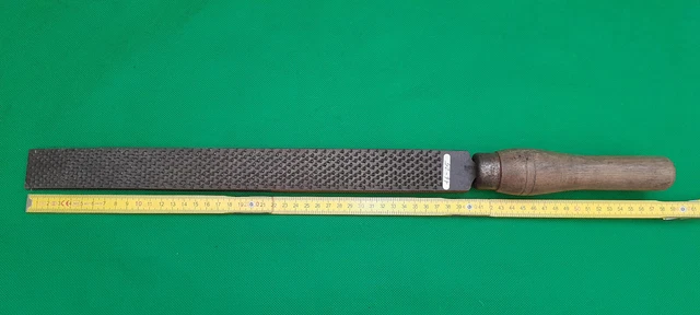 Râpe à bois plate grosse piqure longueur 250 mm HANGER 110351