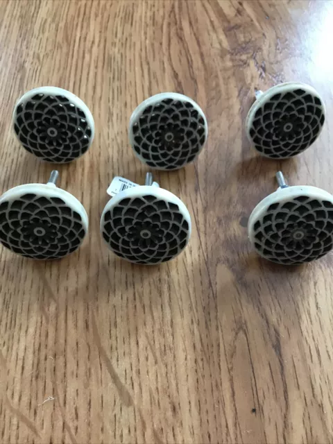 NWT Dresser Drawer Cabinet Knobs Pulls 6 Pieces Bohemian Delilah Flower Cream