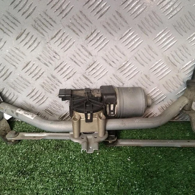 Mécanisme Complet + Moteur D'essuie-glace Avant Pour PEUGEOT 208 I - Réf. 0390241540 - Occasion Bon état