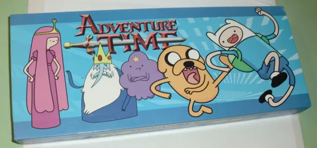 Cosplay Gadgets Adventure Time Gift Set Metal Pendat & Necklace In Metallo New