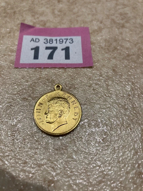 vintage j.f.kennedy pendant