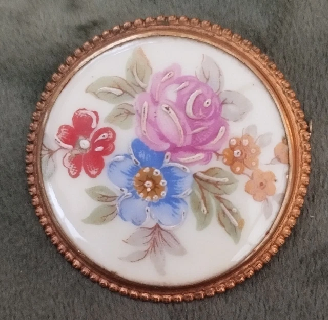 Belle Broche Ancienne En Porcelaine De Limoges – Monture Métal Doré, Motif Fleuri – Vintage