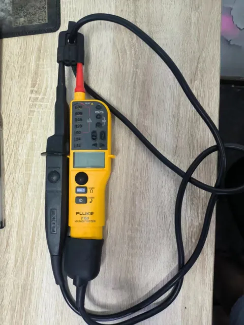 Fluke T150 Two-pole Voltage and Continuity Electrical Tester OR FLUKE T150VDE