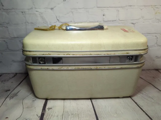 Vintage Samsonite Silhouette Cream Ivory Train Hard Makeup Case Mirror Keys