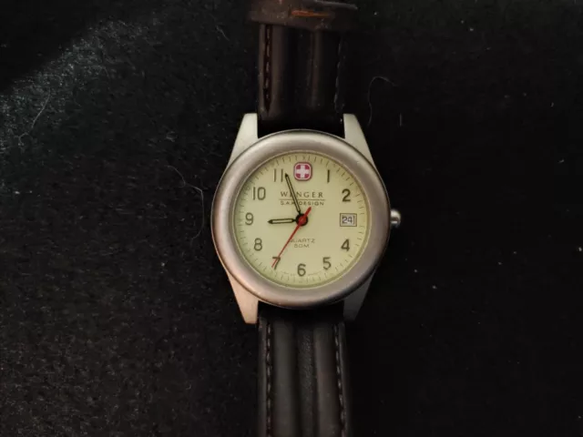 LADIES WENGER SAK Design 0600 Military WR 50M Quartz Date Watch