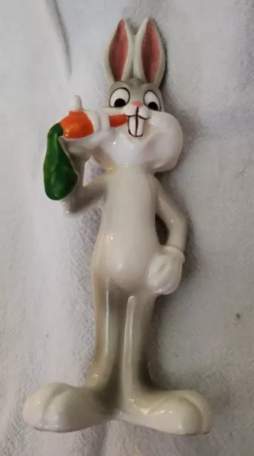 Vintage 1975 Warner Brothers Ceramic Bugs Bunny 5 inch statue