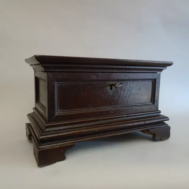 Antica Cassapanca Emiliana Modellino inizio XVIII secolo