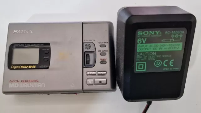 Sony MZ-R30 Portable Minidisc Recorder With PSU & New Rechargeable Battery