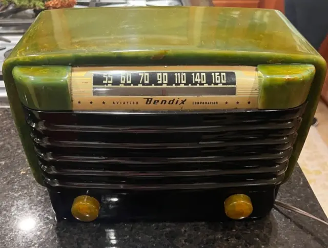 Bendix 526C Catalin Tube Radio, 1946 Art Deco, Marbleized Green Swirl, No Cracks