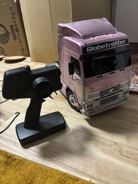 Cabezal de remolque de radiocontrol Tamiya 1/14 Volvo FH12 Globetrotter