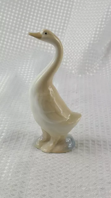 Porcelanas Miquel Requena SA Cuart De Poblet Valencia Spain - Goose Duck