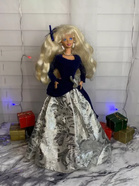 PREOWNED Avon Exclusive Winter Velvet Barbie Doll 1995 Special Edition Mattel