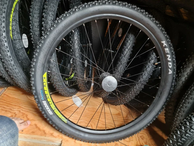 CARRERA BIKE FRONT Wheels Brand New for disc brakes with tyre and