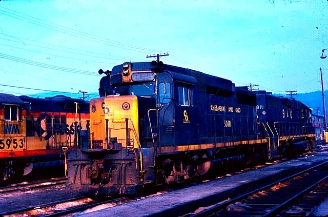 Original Kodachrome Slide Chesapeake & Ohio Gp-30 #3018 Cumberland, Md May 1981