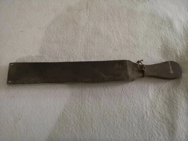 Ancien Outil en bois avec Aiguiseur pour couteaux ciseaux lames
