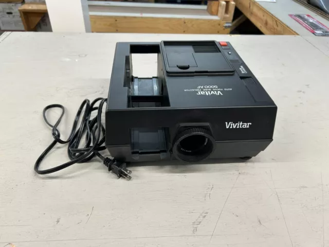 Vivitar AF 5000 Slide Projector w/ Corded Remote.