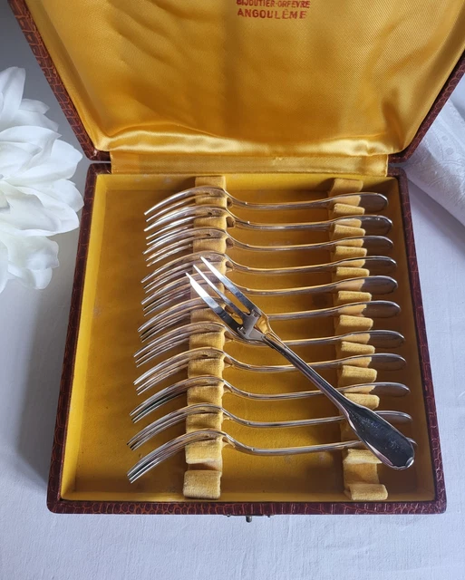 Lot de 12 fourchettes à gâteaux Christofle modèle Marly - Arts de la table