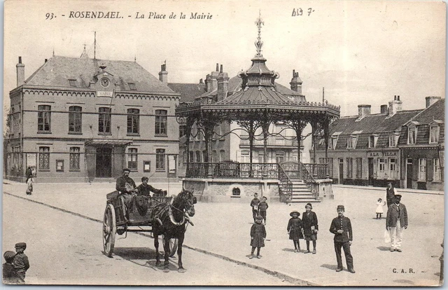 59 ROSENDAEL - la place de la mairie
