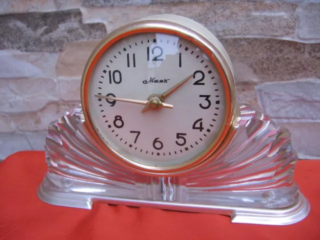 Vintage Soviet crystal mechanical 7 days desk clock MAJAK USSR 1968