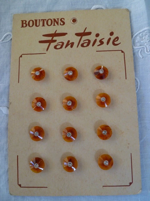 LOT DE 7 Plaques De Boutons Neufs En Nacre Anciens EUR 26,00 - FR