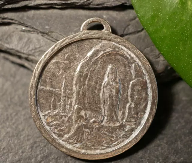 Silberfarbene Pilger Medaille Anhänger Wallfahrt Marienerscheinung Lourdes