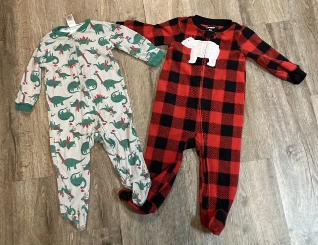 Carters Baby Boy Lot Of 2 Christmas Sleepers / Pajamas Size 6-9 Months