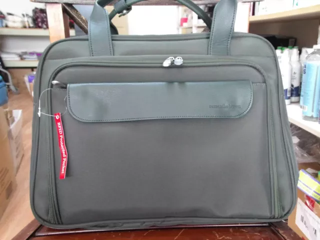 Samantha Brown Essential Carry All Bag with Packing Cubes - Choose your Color -