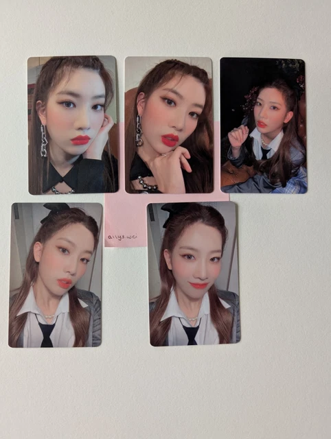 LOONA KIM LIP 2022 Season's Greetings Photocard Set Official ARTMS