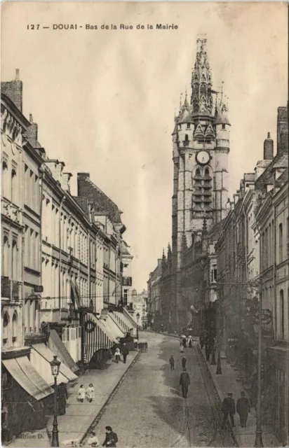CPA DOUAI - Bas de la Rue de la Mairie (142163)